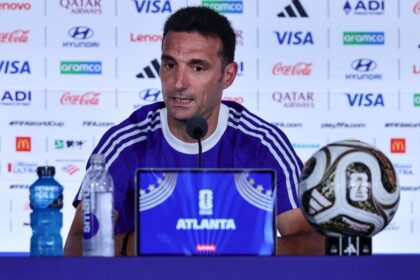 Scaloni senza scarpe portafortuna, la sorpresa sul futuro di Messi, il trucco per fermare Yamal