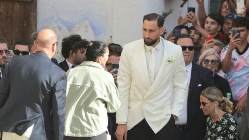 Borgo in festa a Locorotondo, Donnarumma e Alessia Elefante sposi - Calcio