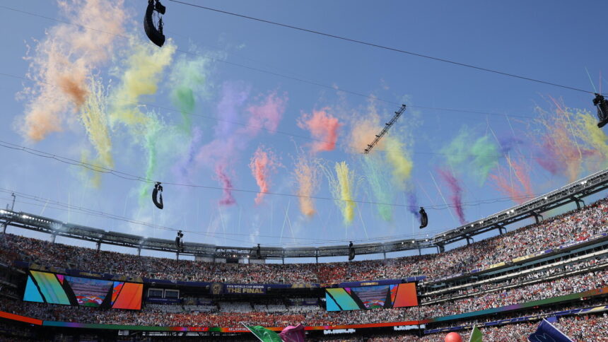 Finale Mondiali con halftime show come al Superbowl, e l'intervallo dura 27'20'' - Calcio