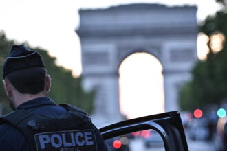 Parigi, feste, cori e cortei di auto, non si segnalano incidenti - Calcio