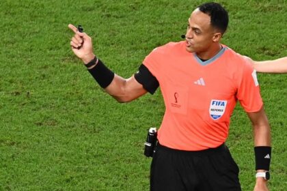 Inghilterra-Argentina, chi è Elfath, l’arbitro amico di Messi, al Var attenti a Di Bello, la Fifa cambia tutto dopo le polemiche