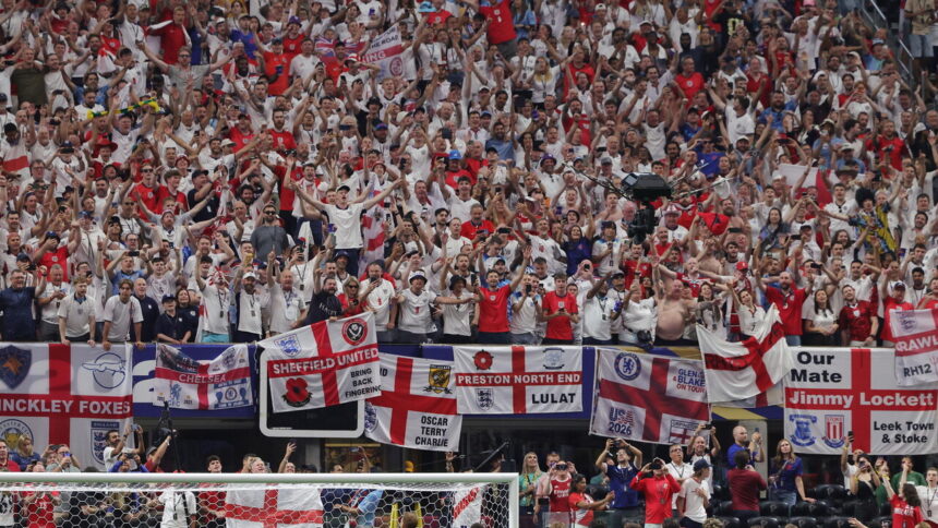 Mondiali: Wonderwall l'ultima hit, un secolo di pop nelle curve inglesi - Calcio