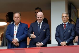 Fifa e Infantino nel mirino dei tifosi