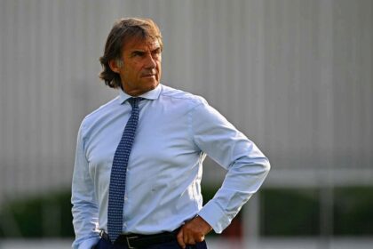 Juventus, altra beffa per Carnevali: Martinez si allontana, il piano B è Suzuki. In attacco non va meglio: rispunta Vlahovic