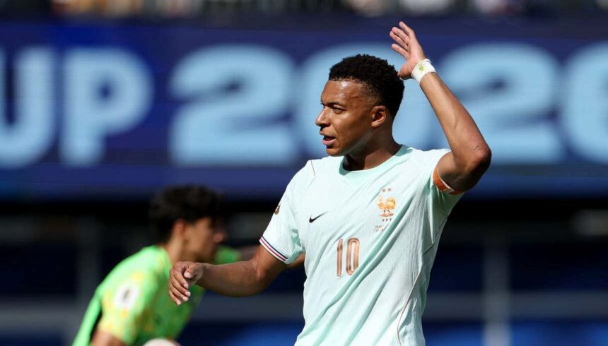 Francia-Marocco, Mbappé sbaglia il rigore poi regala una perla...come Messi