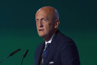 secca replica sull’arbitro Barton, al c.t. non resta che il mea culpa