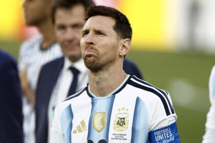 il dolore e le congratulazioni alla Spagna. Il gesto a sorpresa di Sergio Ramos per Leo