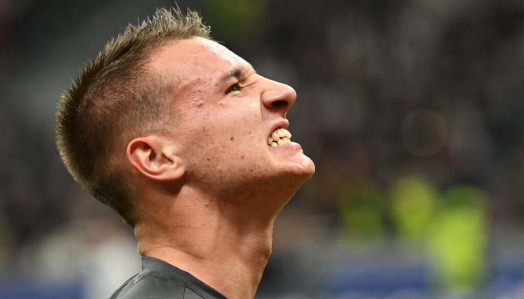 il precedente Mainoo allo United spaventa i tifosi rossoneri. Come sta Gila