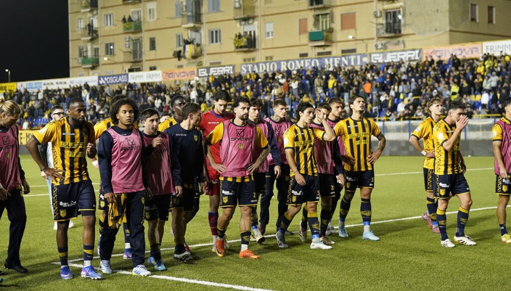le scadenze per ricapitalizzazione e iscrizione in Serie B. Bari spera nel ripescaggio