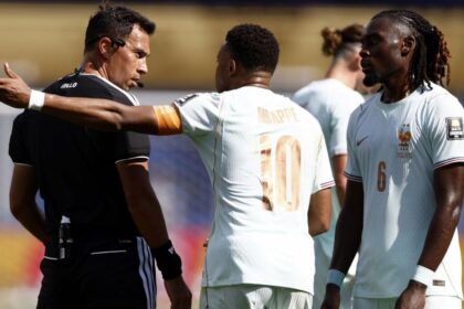 dubbi sul gol di Dembelè
