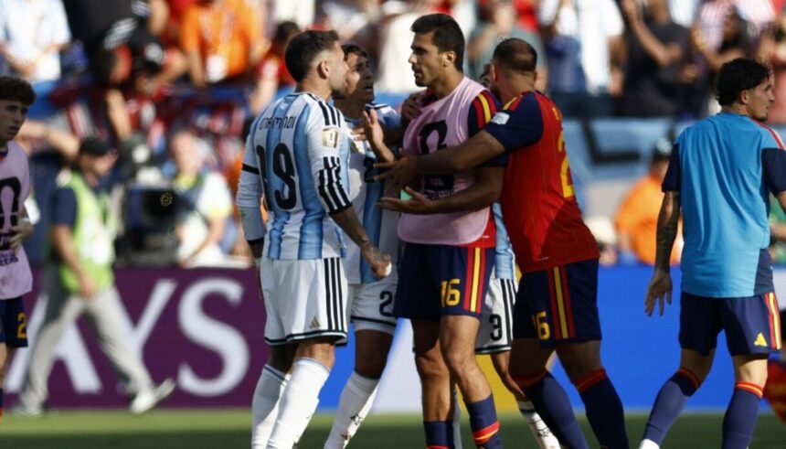 Spagna-Argentina, violento sfogo di Otamendi con Rodri: "Hai pianto tutta la settimana, parla di meno"