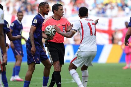 dieci gol, due reti annullate, succede di tutto, Mbappè da 10