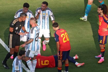 Spagna-Argentina, il mondo fischia l’Albiceleste: “Criminali violenti e spregevoli”