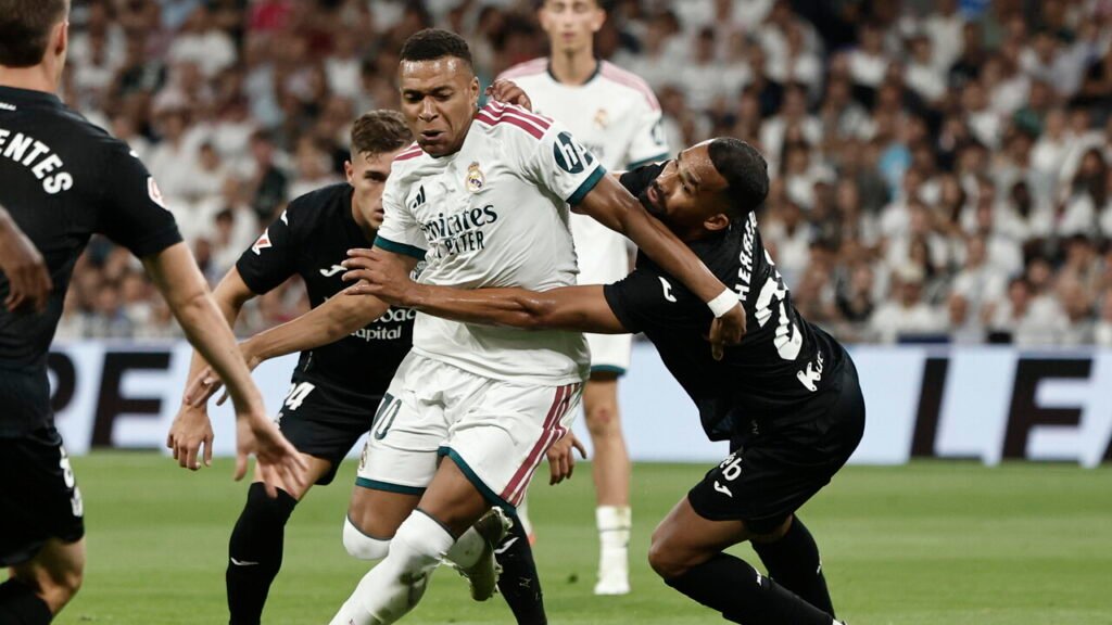 Una tripletta di Mbappé trascina il Real Madrid - Calcio