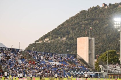 Como, il caso abbonamenti: ecco cosa rischiano i tifosi se non vanno allo stadio
