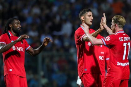 Napoli-Aris Salonicco 6-2 in amichevole