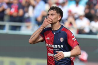 Cagliari, Esposito non c'è e presenta un nuovo certificato medico - Calcio