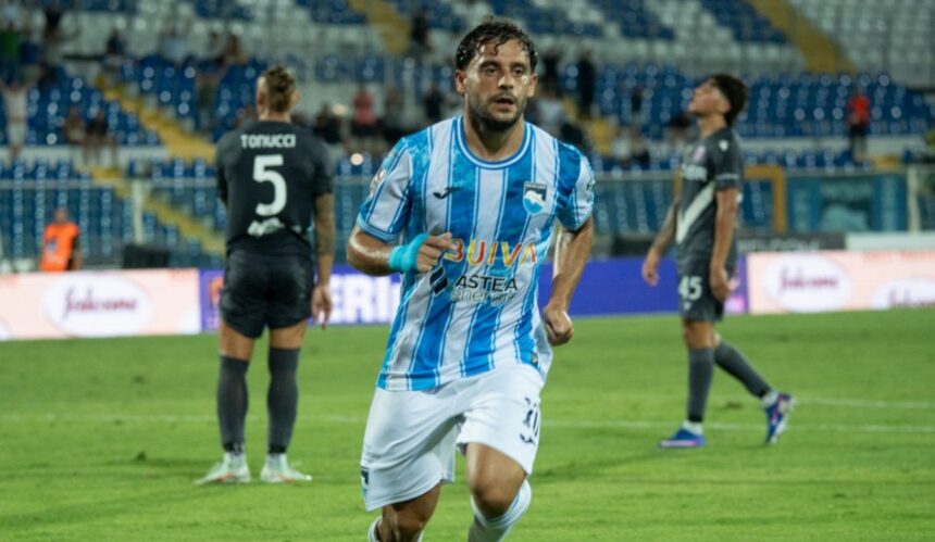 Brambilla sorride, il Novara chiede due rigori. Il Pescara festeggia con l'ex Inter