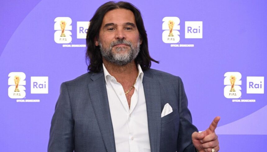 show alla Domenica sportiva tra battute, frecciate e sentenze, l’attacco al Var