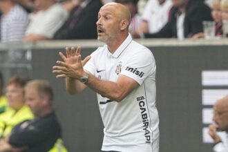Besiktas ai piedi di Italiano, c'è già un coro per lui. Come è andato il debutto di Vlahovic contro lo Zalgiris