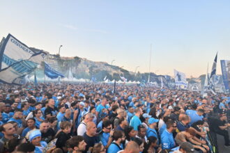 In 20 mila sul lungomare per i 100 anni del Napoli, festa 'No Business' - Calcio