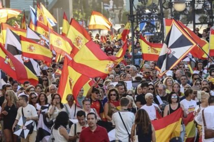 prima la protesta in campo e poi la sconfitta. Sono ultimi a zero punti