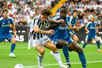 Il Como sbatte contro l'Udinese e la traversa, 1-1 alla prima - Calcio