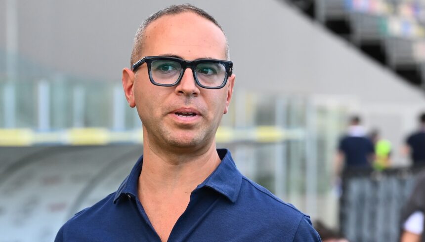 il furioso attacco di Criscitiello e la minaccia. La replica del sindaco