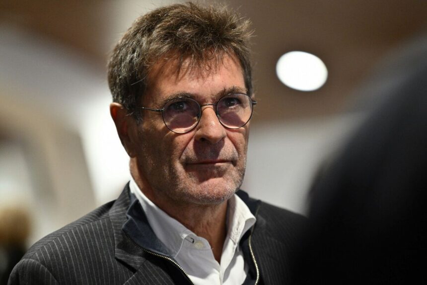 “Rispetto per la maglia. Chi non vuole venire, vada altrove”