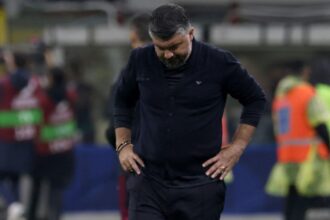 metterci la faccia, il cazzotto, bisogna pedalare. I tifosi: Dimettiti