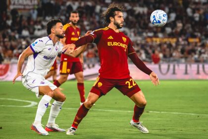 Roma-Fiorentina, bufera per la manata di Hermoso a Mastantuono prima del gol di Malen: arbitro e Var convalidano