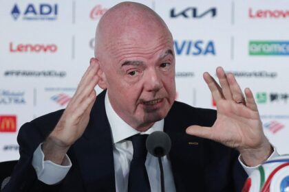 Infantino, Hussein di Giordania denuncia il ricatto: "Soldi per sostenerlo". Nuovi guai per il boss della FIFA