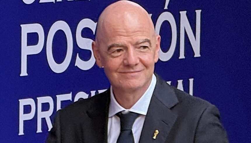 FIFA, licenziato Lamour dopo le critiche a Infantino