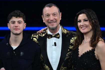 il post del figlio di Amadeus e Sanremo sullo sfondo
