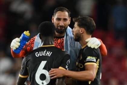 il Manchester City vola con Haaland e Cherki, che poker al Palace