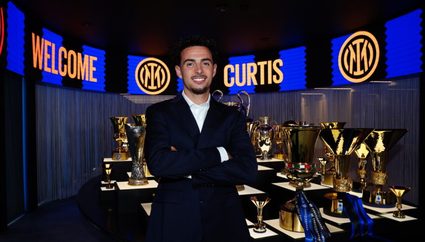 Chivu avrà un altro rinforzo. Lautaro allontana il Barcellona, l’indizio social