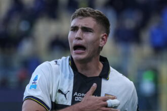 la Fiorentina scatena il valzer delle punte, Como e altri due club coinvolti