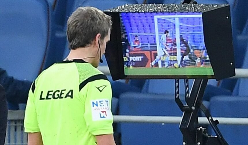 il Var davvero ci manca? Orsato l'ha cancellato ma c'è chi lo rimpiange. E Meraviglia non interviene mai