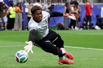 e Douglas Luiz si prende il posto