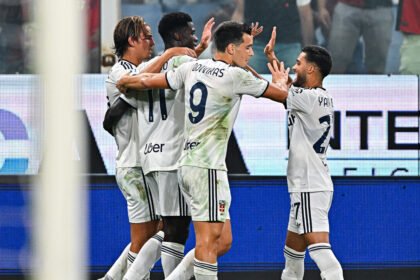 È un Como da sogno, 4-1 al Genoa e capolista per una notte - Calcio