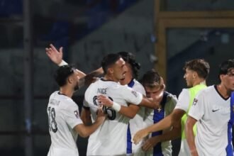 Clamoroso al Cibali: il Savoia fa esultare il principe, 3-0 al Catania: l’appello di Emanuele Filiberto